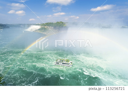 虹のかかるナイアガラフォールズとナイアガラ川 / Niagara Falls 虹のかかるナイアガラフォールズとナイアガラ川 / Niagara Falls 113256721