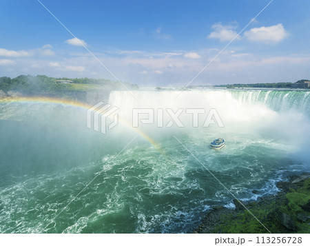 虹のかかるナイアガラフォールズ (カナダ滝) / Niagara Falls 113256728