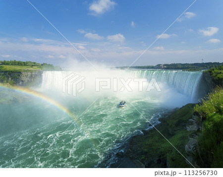 虹のかかるナイアガラフォールズ (カナダ滝) / Niagara Falls 113256730