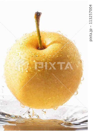 梨と水飛沫 113257004