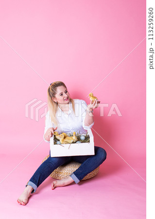 girl with cute duckling on color background 113259260