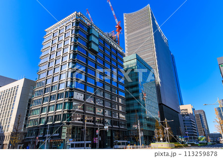 東京　中央区　京橋一丁目交差点からの都市風景 113259878