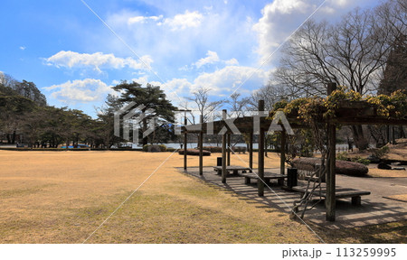 翠楽苑 (すいらくえん)　池泉回遊式の日本庭園 113259995