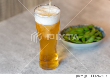 【晩酌】ビールと枝豆【おつまみ】 113262803