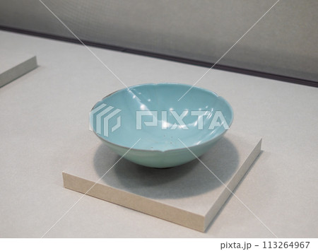 青磁葵口碗　故宮博物院 113264967