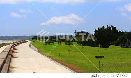 伊勢　国府の浜　サーフィン　サーフスポット　ビーチ　阿児町町国府　サーフボード　伊勢志摩 113271781