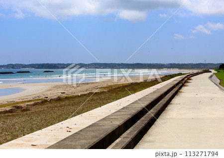 伊勢　国府の浜　サーフィン　サーフスポット　ビーチ　阿児町町国府　サーフボード　伊勢志摩 113271794