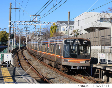 阪急千里線を走る大阪メトロ66系電車 113271851