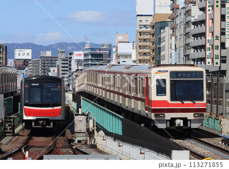 新大阪駅付近の北大阪急行8000系電車 113271855