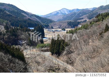 春の早池峰ダムからの風景 春の早池峰ダムからの風景 113273352