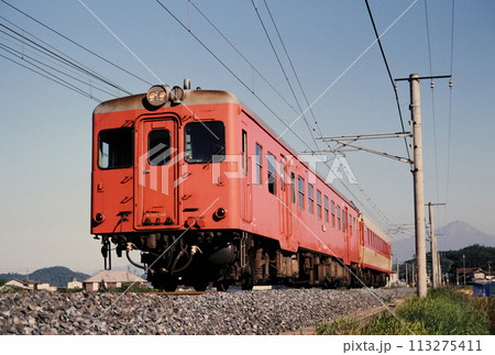 1989年 山陰本線米子駅付近を走るキハ52 1989年 山陰本線米子駅付近を走るキハ52 113275411
