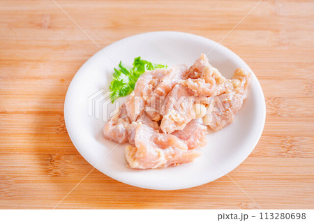 鶏ハラミ味付け肉 113280698