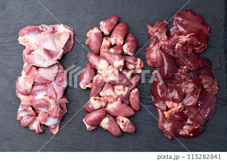 Raw chicken giblets raw poultry meat set Raw chicken giblets raw poultry meat set 113282841