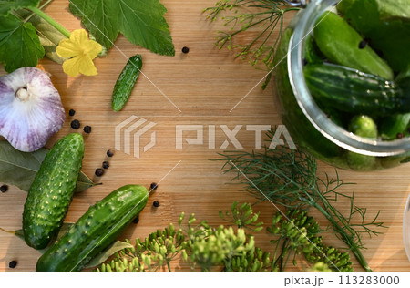 a set of ingredients for pickling cucumbers, pickled cucumbers, brine. 113283000