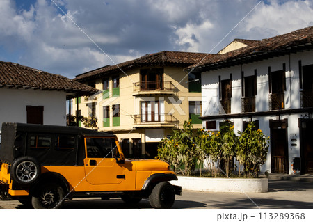 Beautiful street of the heritage town of Salamina located at the Caldas department in Colombia. Colorful yipao. 113289368