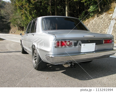 レトロカーでドライブ レトロカーでドライブ 113291994