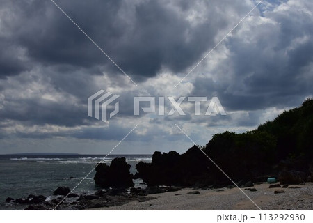 曇り空の海辺 曇り空の海辺 113292930