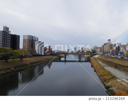 新代継橋より望む街並み(熊本県熊本市) 新代継橋より望む街並み(熊本県熊本市) 113296169