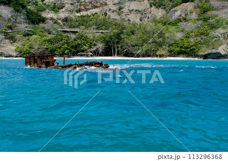 【小笠原】境浦海岸と濱江丸 113296368