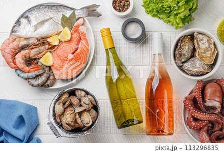 Seafood Platter Delight 113296835