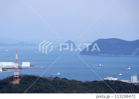 備讃瀬戸航路の海上交通の安全を図る備讃瀬戸海上交通センター 備讃瀬戸航路の海上交通の安全を図る備讃瀬戸海上交通センター 113298472