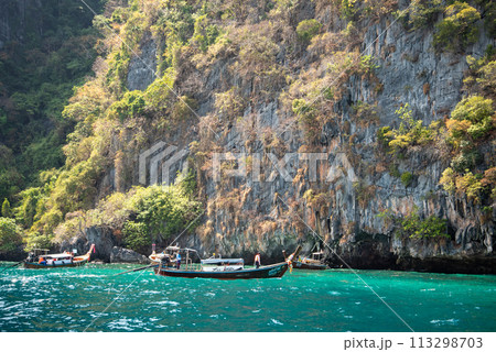 ピピ諸島にあるバイキング洞窟の美しい風景 113298703