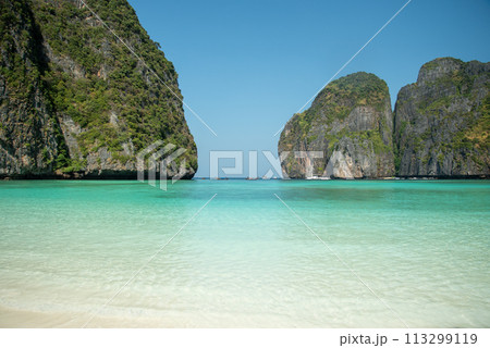 ピピ諸島にある有名なマヤベイの絶景ビーチ 113299119
