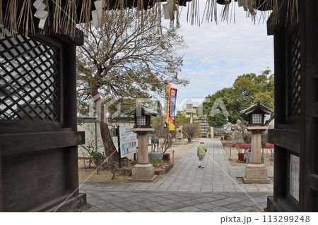 福岡県直方市の多賀神社参道と境内の相撲部屋 福岡県直方市の多賀神社参道と境内の相撲部屋 113299248