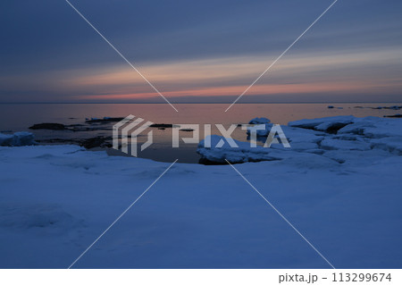 北海道オホーツク残照 113299674