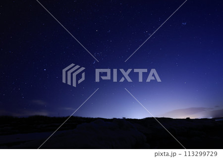 北海道サロマの海岸夜明け前 北海道サロマの海岸夜明け前 113299729