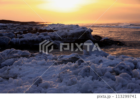 北海道オホーツク海入り日情景 北海道オホーツク海入り日情景 113299741