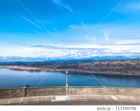 View of the Columbia River from the road to Multnomah Falls in Oregon, USA View of the Columbia River from the road to Multnomah Falls in Oregon, USA 113300786