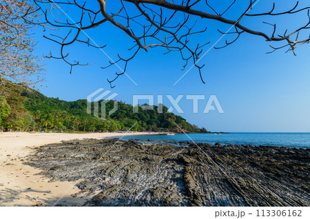 landscape of Farang Beach or Charlie Beach, there are many rock on the sandy beach. Trang Thailand 113306162