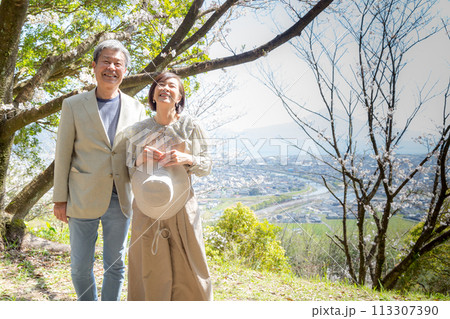 シニア夫婦 神社巡り 鹿児島旅行 桜島 シニア夫婦 神社巡り 鹿児島旅行 桜島 113307390