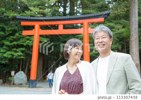 シニア夫婦 神社巡り 鹿児島旅行 桜島 シニア夫婦 神社巡り 鹿児島旅行 桜島 113307438