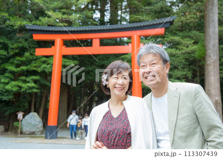シニア夫婦 神社巡り 鹿児島旅行 桜島 シニア夫婦 神社巡り 鹿児島旅行 桜島 113307439