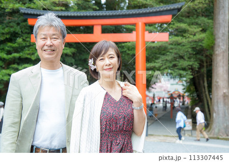 シニア夫婦 神社巡り 鹿児島旅行 桜島 シニア夫婦 神社巡り 鹿児島旅行 桜島 113307445