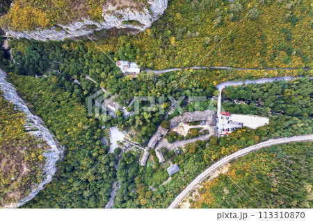 picturesque valley  113310870