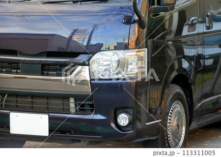 車のヘッドライト 113311005