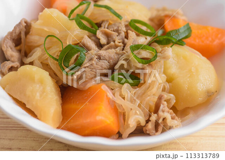 豚肉の肉じゃが 豚肉の肉じゃが 113313789
