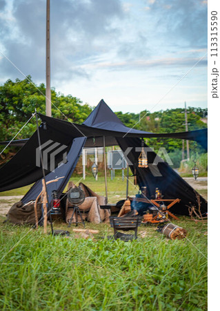 黒テント ブラック カッコいい 一人テント ワンポール 113315590