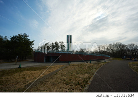 越後丘陵公園 フォリーの丘にある塔 越後丘陵公園 フォリーの丘にある塔 113315634