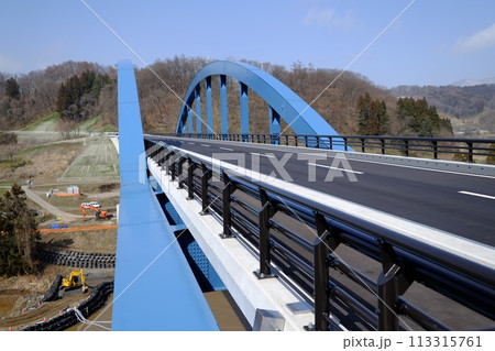 2024年開通した笠倉壁田橋、建築 113315761
