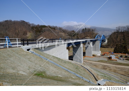 2024年開通した笠倉壁田橋、建築 113315814