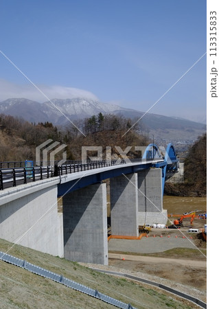 2024年開通した笠倉壁田橋、建築 113315833