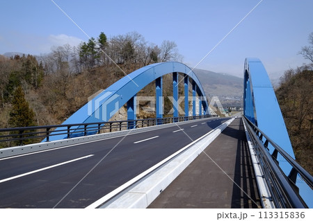2024年開通した笠倉壁田橋、建築 113315836