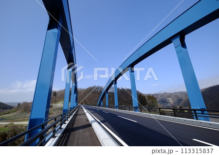2024年開通した笠倉壁田橋、建築 113315837