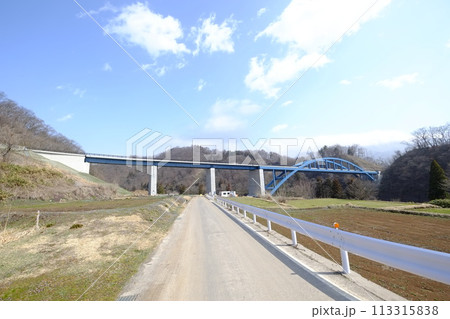 2024年開通した笠倉壁田橋、建築 113315838