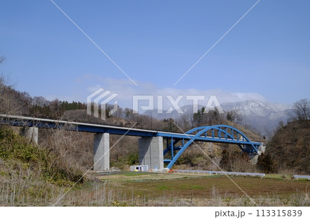 2024年開通した笠倉壁田橋、建築 113315839