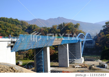 2024年開通した笠倉壁田橋、建設中 113315857